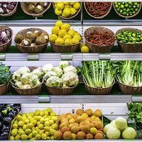 Beleuchtete Obst- und Gemüsetheke